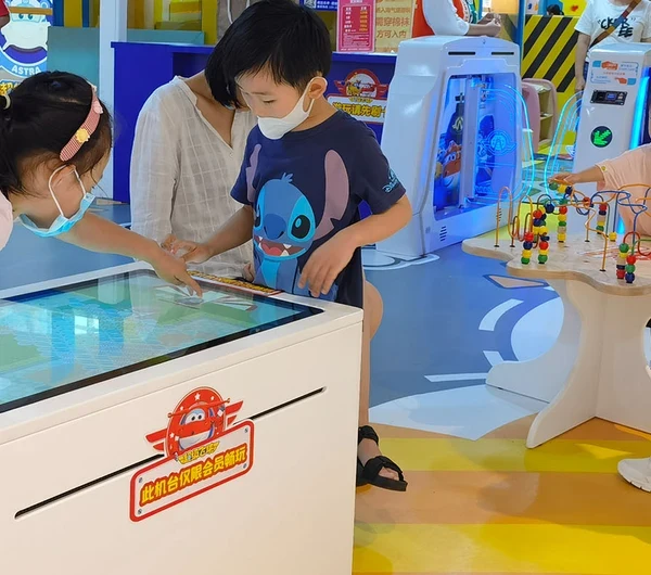 Super Wings thema speelruimte in XinTian 360 Plaza winkelcentrum
