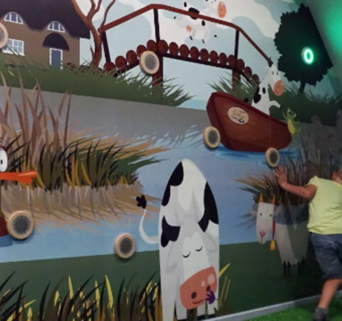 kinderen activity wall drukknoppen natuur