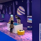 kinderen spelen met interactieve speeltafel in grote ikc play speelruimte van woonboulevard 