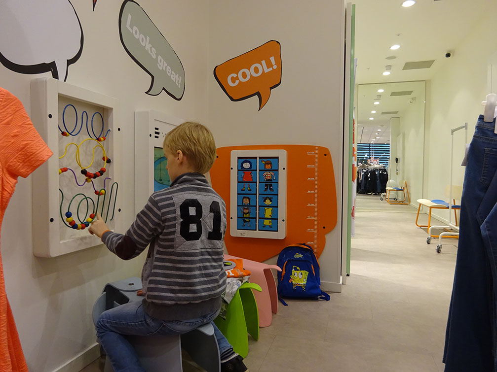 IKC play corner for children at C&A clothing store IKC play corner for children at C&A clothing store