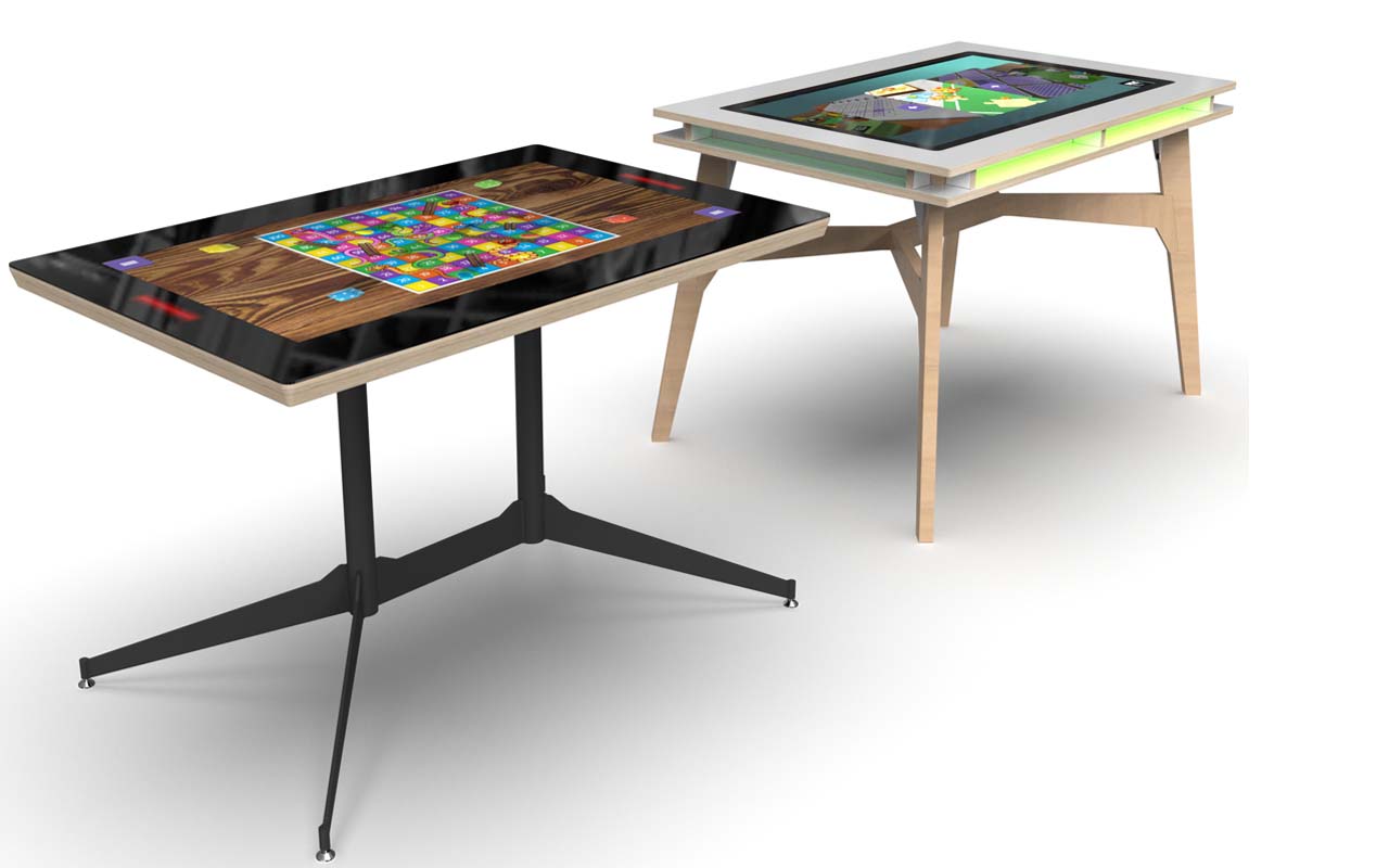 De familievriendelijke interactieve speel tafel met meerdere spellen voor ouderwetse gezelligheid