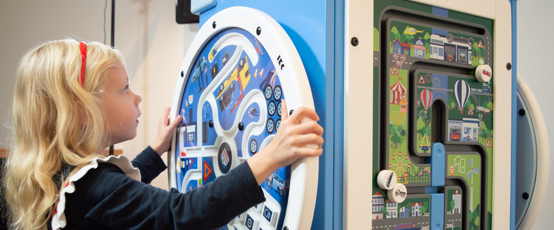 Bosch Car Services Showroom kids corner with custom modules Bosch Car Services Showroom kids corner with custom modules