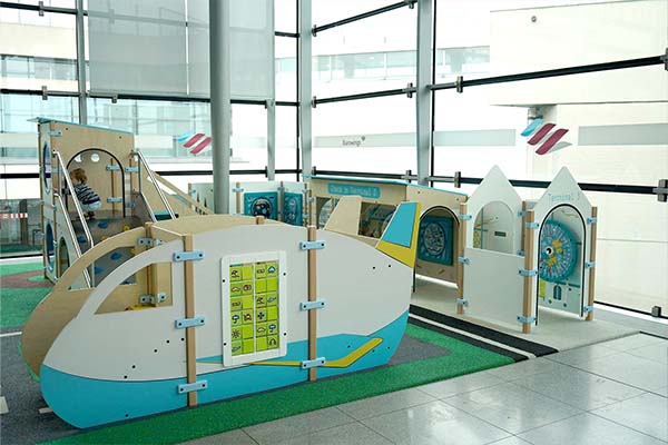 Cologne Airport I Waiting for a flight is made easier with various IKC play concepts Cologne Airport I Waiting for a flight is made easier with various IKC play concepts