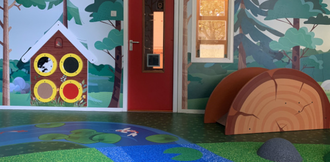 Kinderspeelruimte met glijbaan indoor spelen voel elementen voor peuters