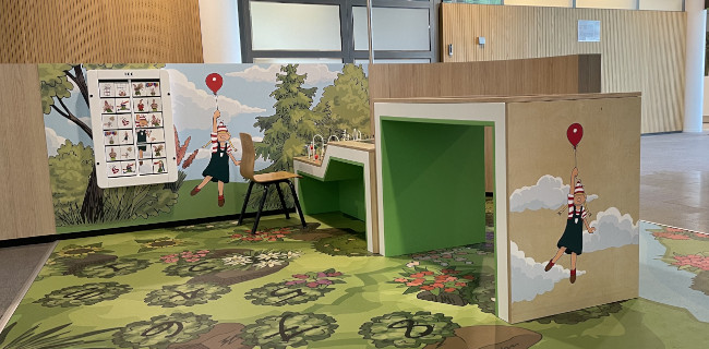 children's corner with vinyl floor in custom design